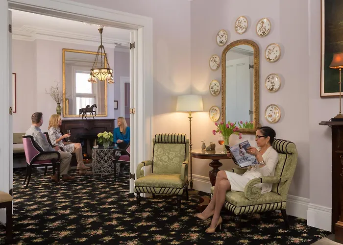 Saratoga Arms Hotel